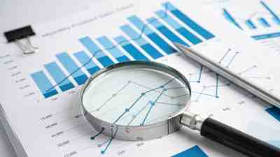 card-magnifying-glass-showing-chart-representing-how-vms-reduces-contingent-workforce-costs-card-400-225-12